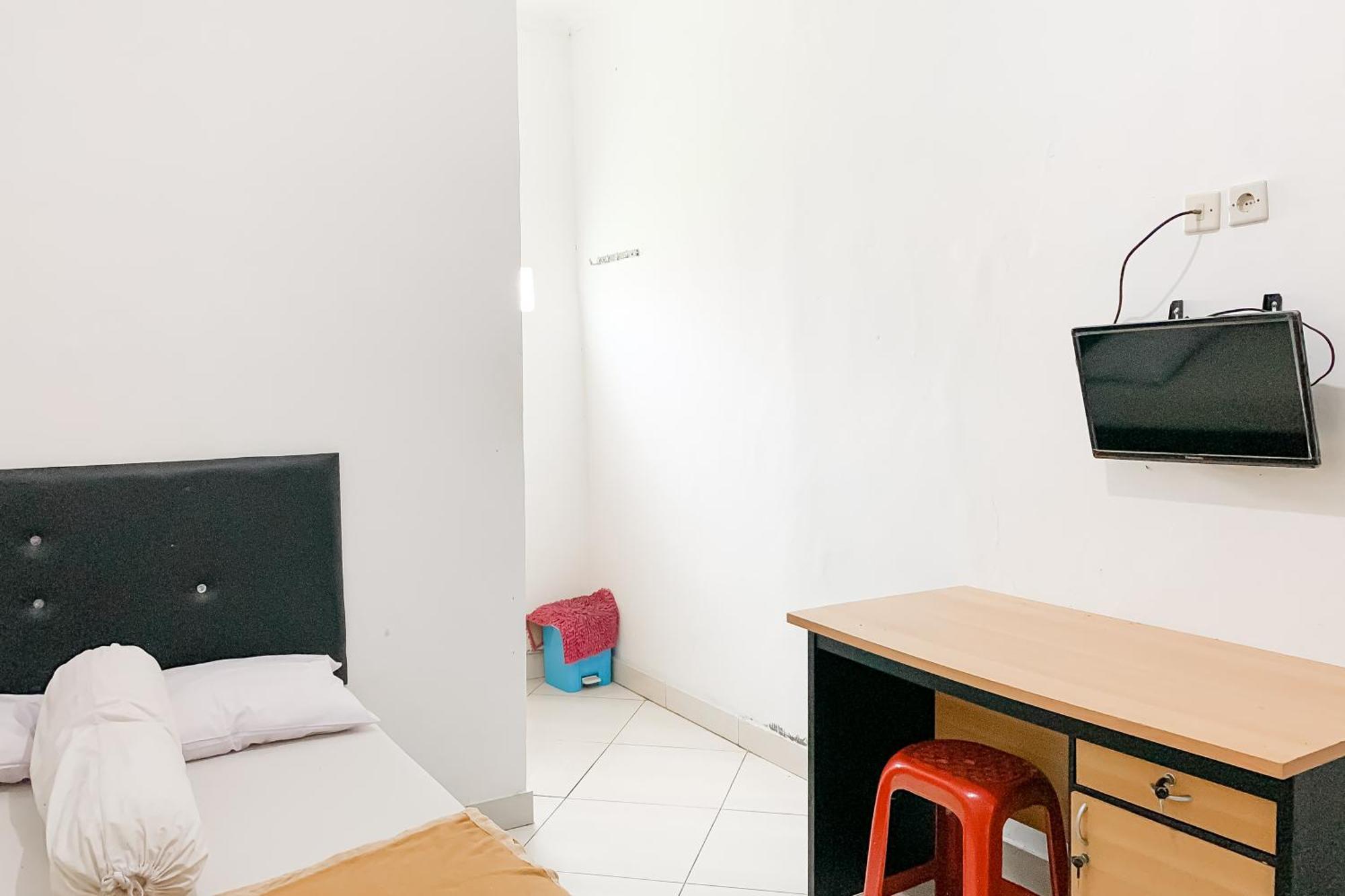 Penginapan Losmen Ayu Pamanukan Redpartner Pamanukan Hilir Экстерьер фото